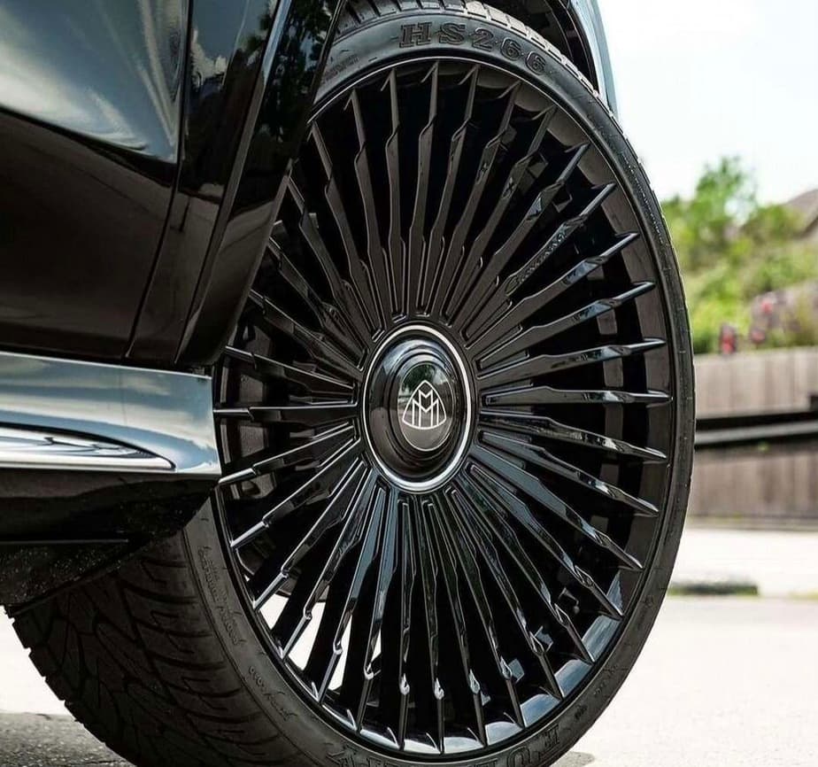 Mercedes-Maybach R22