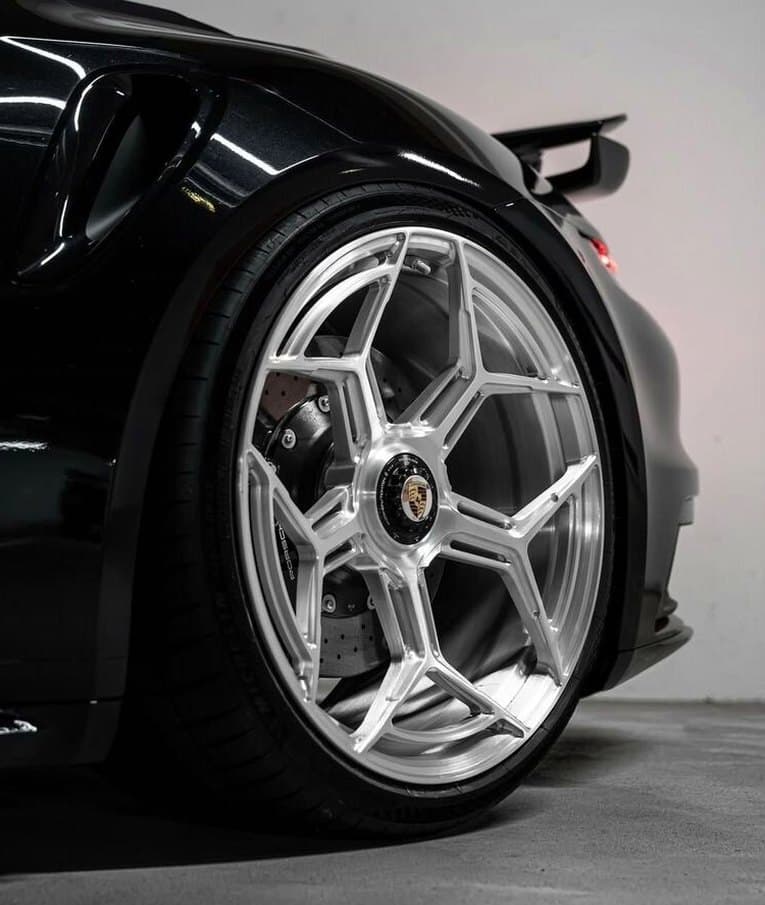 Porsche R19